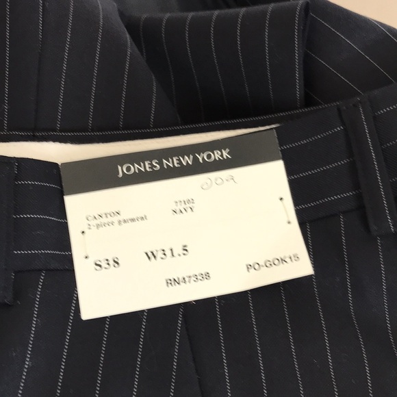 Jones New York 2 pc Suit - Picture 6 of 9